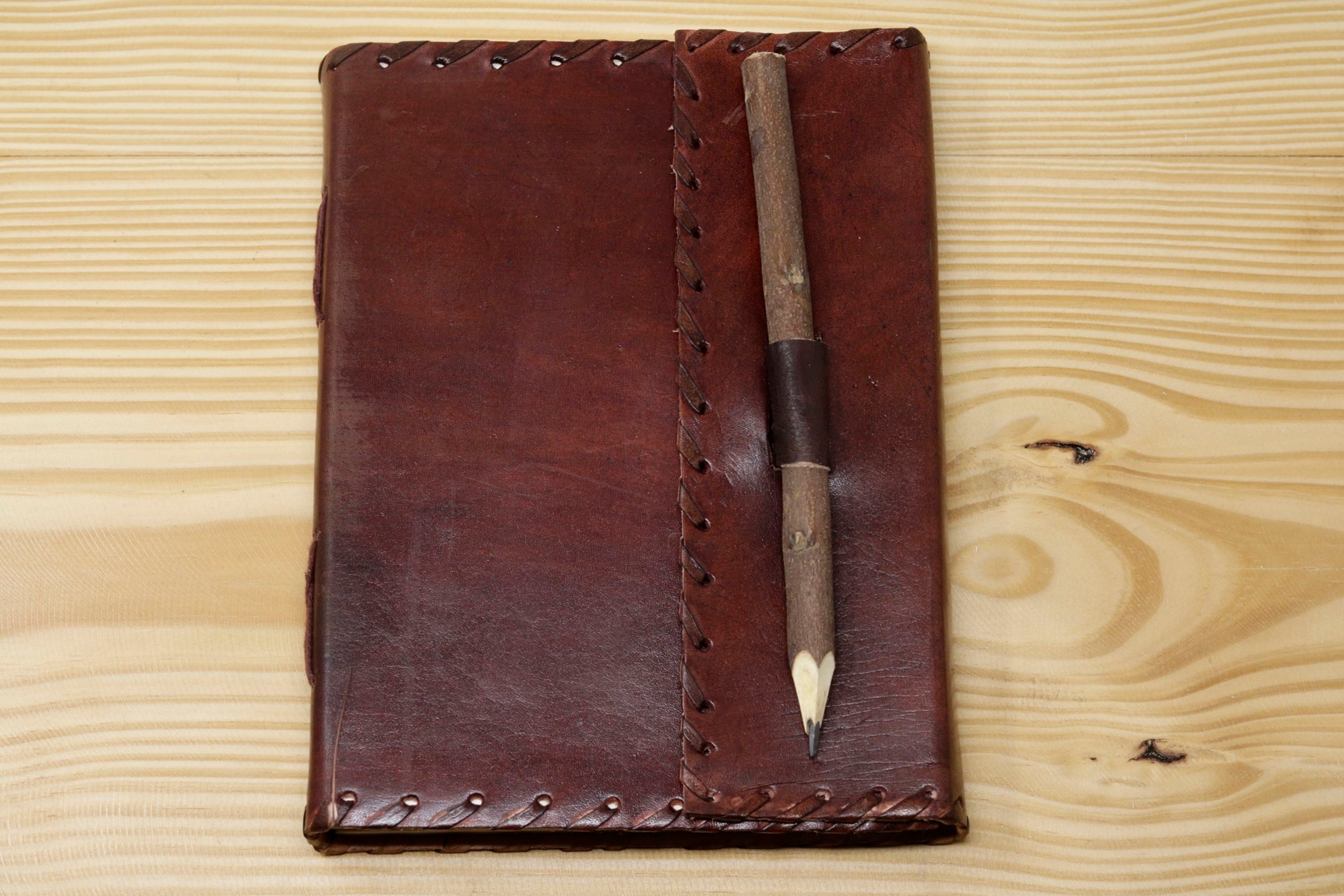 Handmade Vintage Leather Journal - Side Stitch Pencil